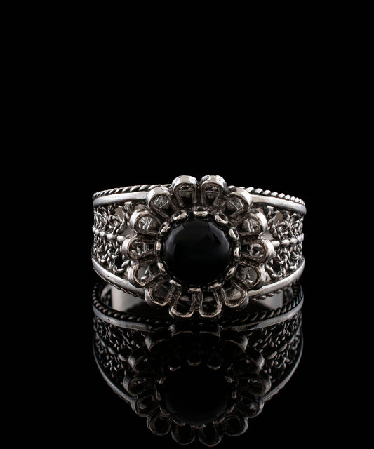 Filigree Art Daisy Figured Black Onyx Gemstone Women Sterling Silver Cocktail Ring: 9.5